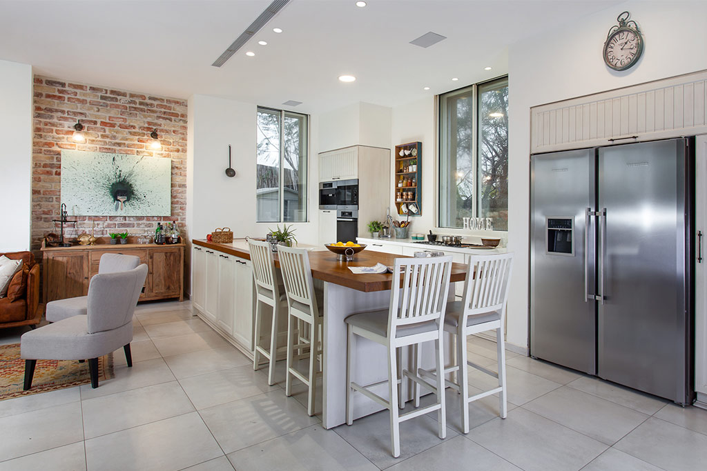 לרקוד עם אומנית